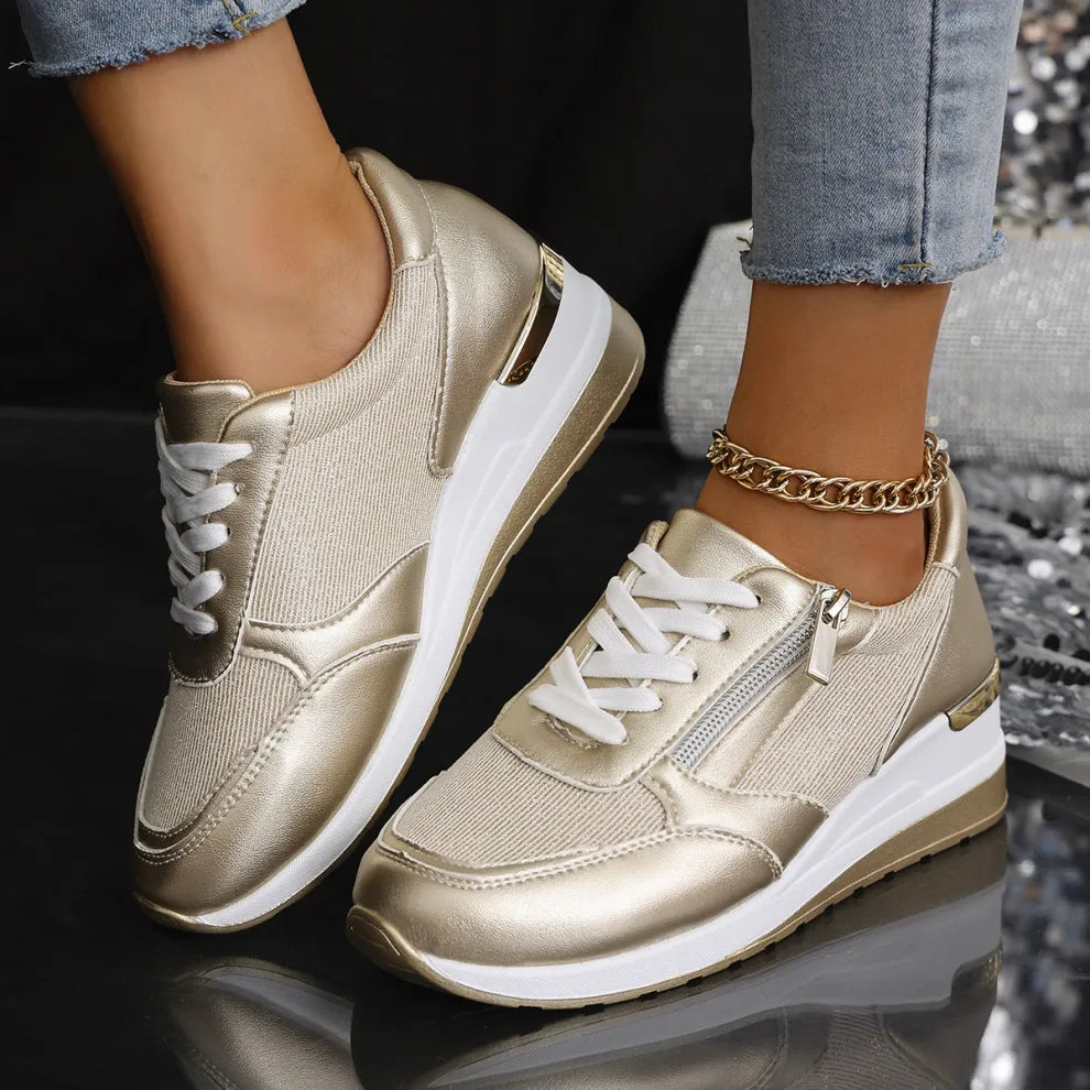 Comfortabele sneakers met veters en een zijrits voor dames