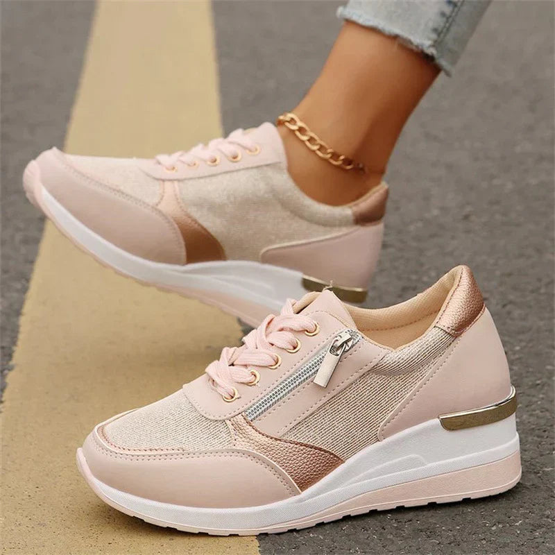 Comfortabele sneakers met veters en een zijrits voor dames