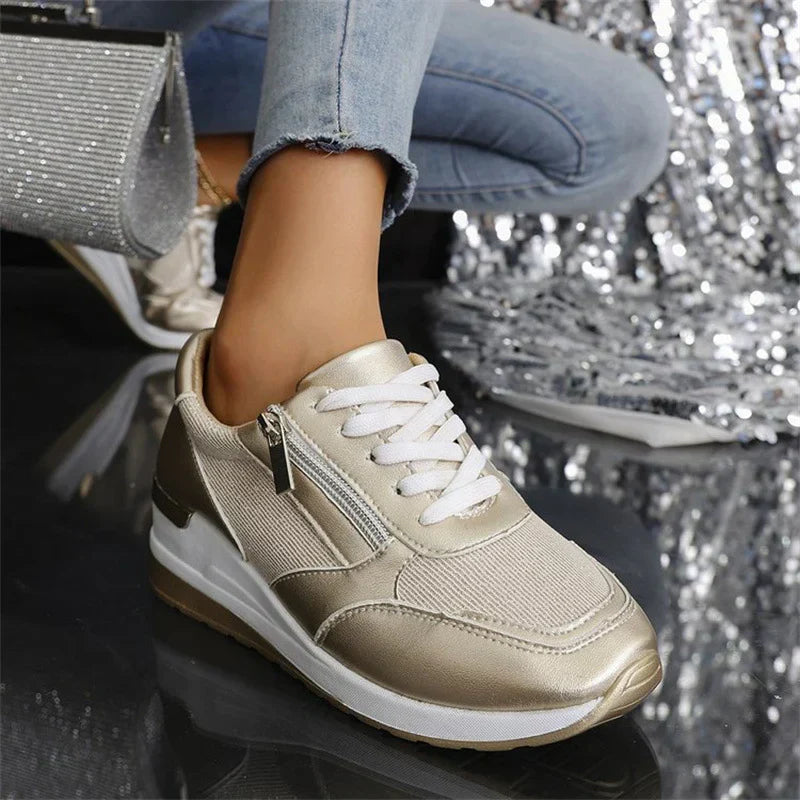 Comfortabele sneakers met veters en een zijrits voor dames